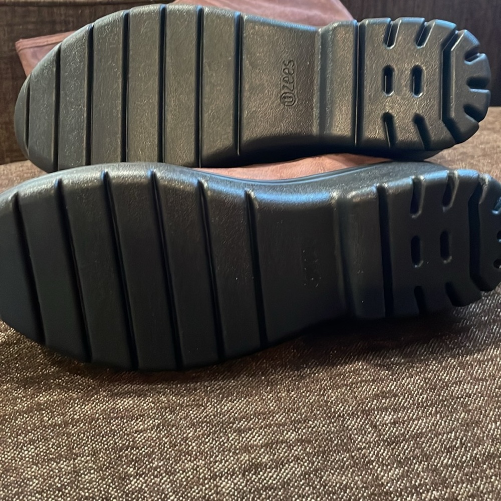 10W Bzees Brandy Boot in Chickory - Picture 4 of 16